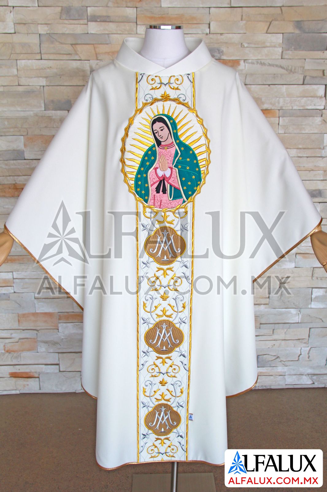 07 JHS MA Casulla Alfalux Central Perla Medallon Virgen (1)